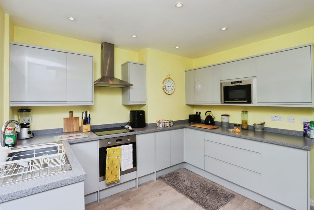 Property photo 2 of 22 Pbox-Img.Jpg