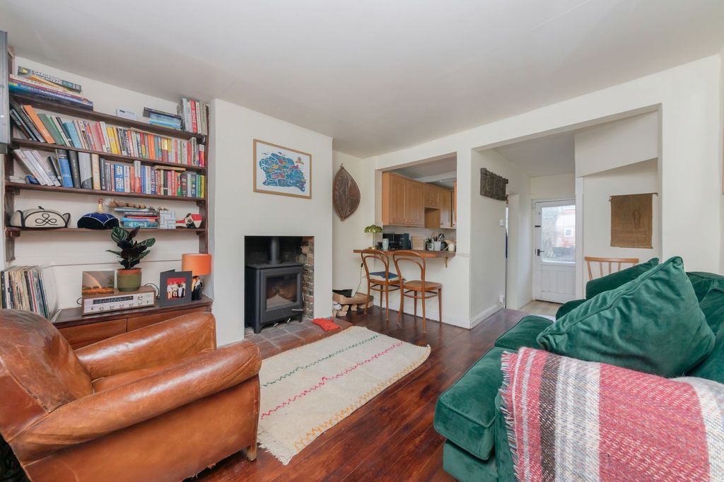 Property photo 3 of 14