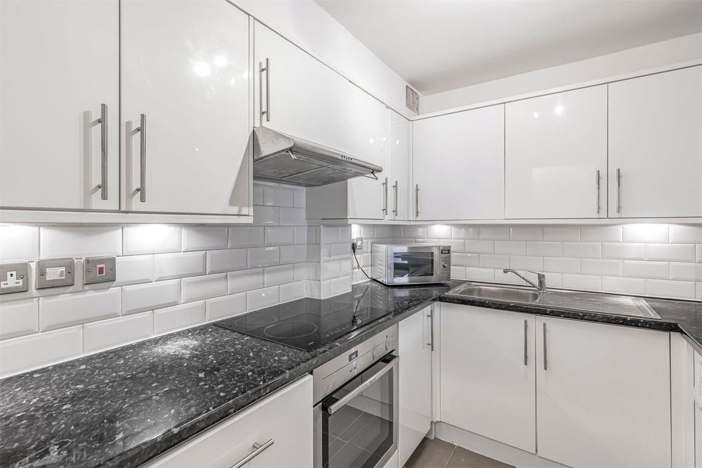 Property photo 2 of 14 Kithen