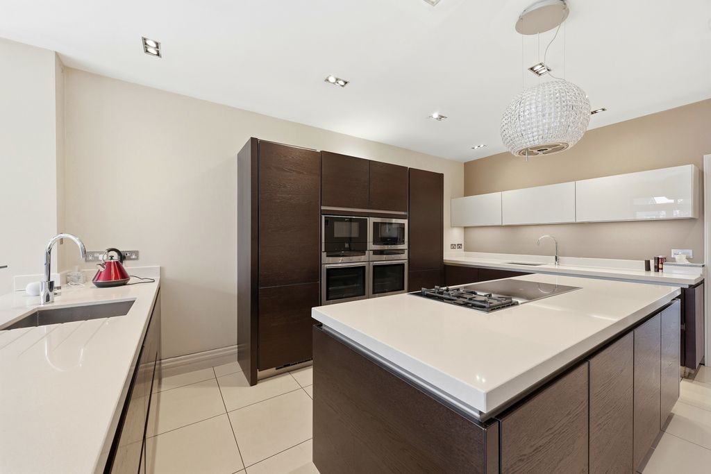 Additional image 7 of 7 bed semi-detached house for saleBroom Lane, Salford M7