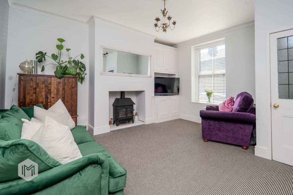 Property photo 3 of 32