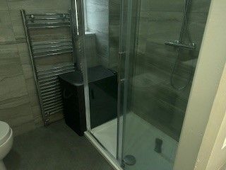 Property photo 1 of 5 Bathroom 1