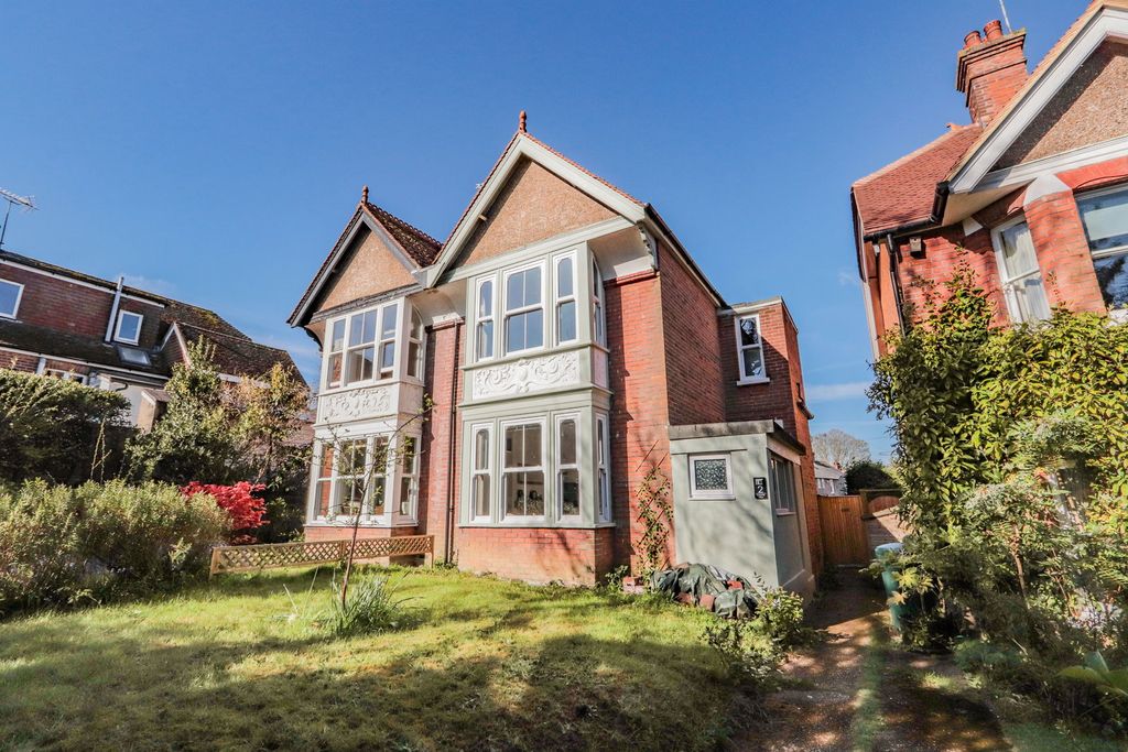 Property photo 1 of 17