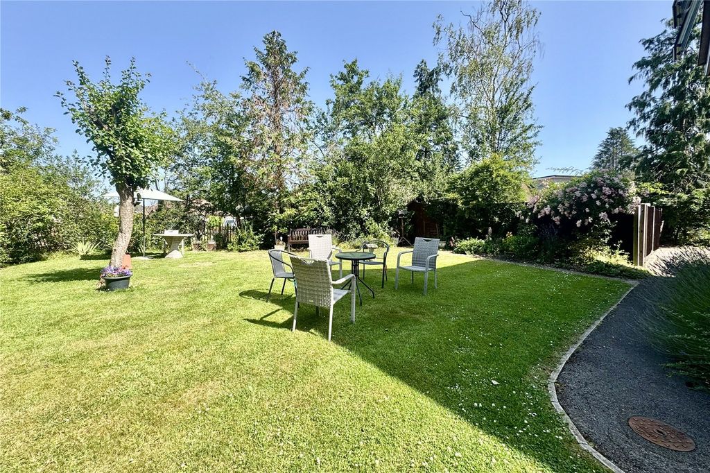 Property photo 2 of 9 Picture No. 23