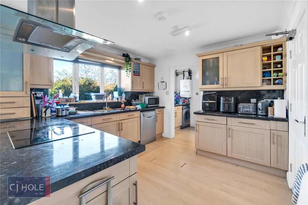 Property photo 2 of 18 Picture No. 29