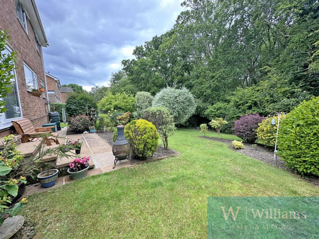 Property photo 2 of 23 Garden