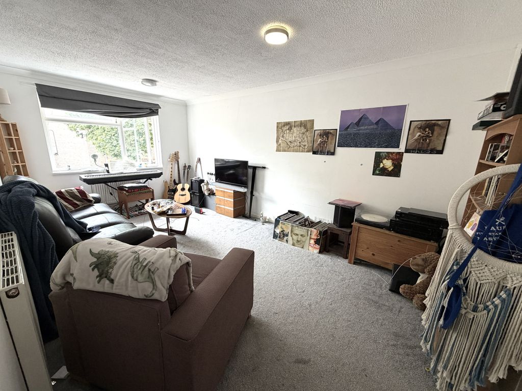 Property photo 2 of 4