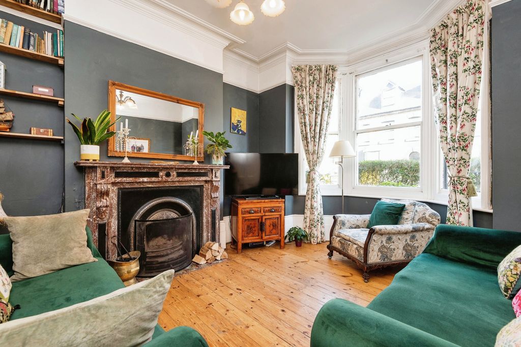 Property photo 2 of 15