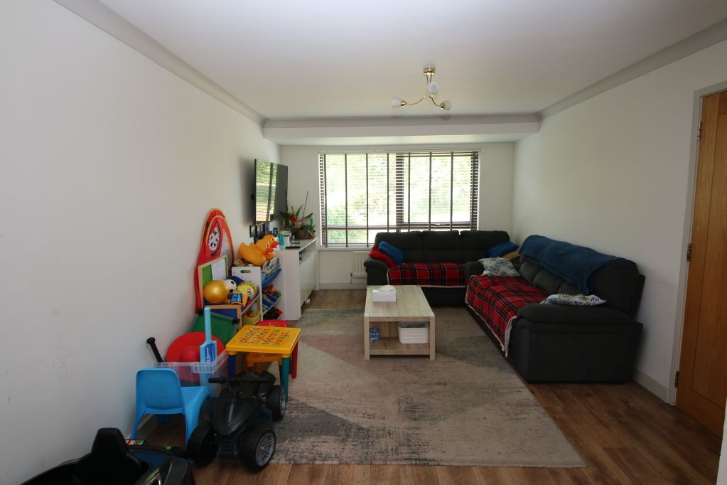Property photo 2 of 12 Picture No. 25