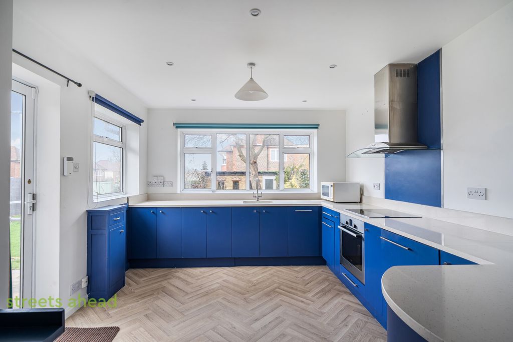 Property photo 3 of 23 22Ac28F7-cc76-4c1...