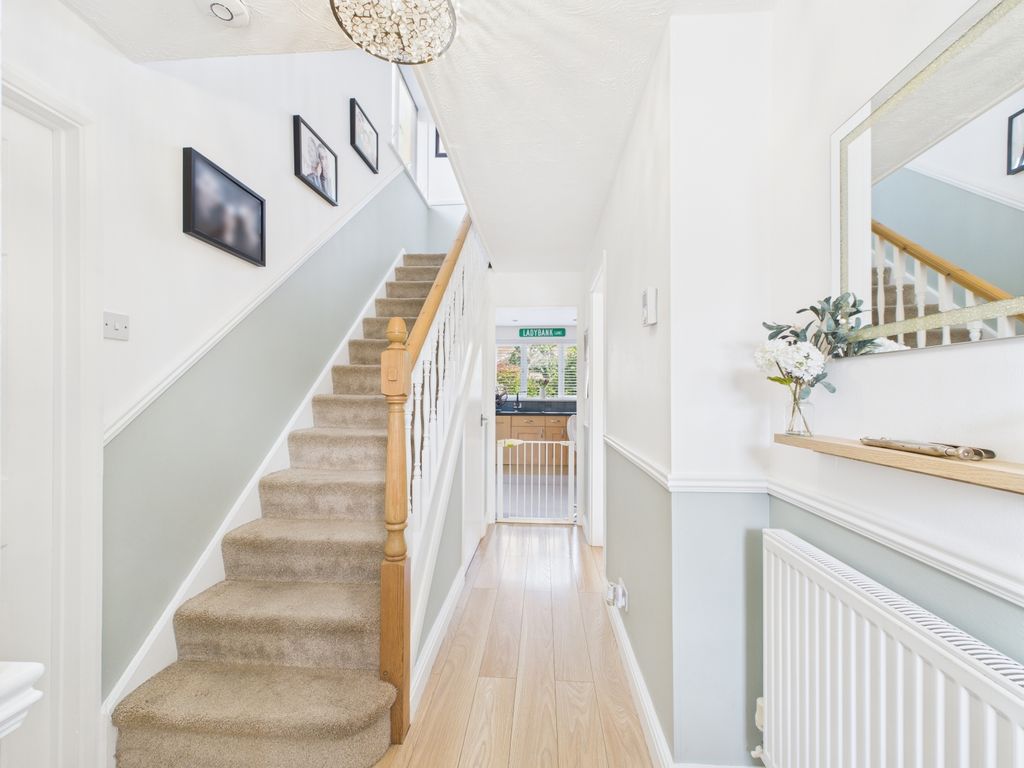 Property photo 3 of 39 Cam02023G0-Pr0149-Still018