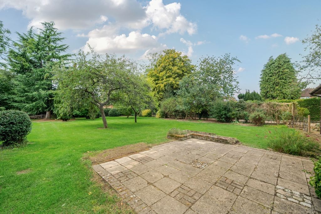 Property photo 3 of 12 Garden