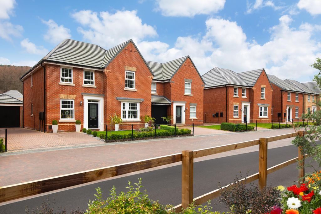 Property photo 1 of 10 Oughtibridge Valley Street Scene