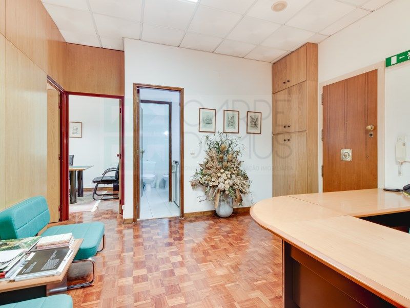 Property photo 3 of 31