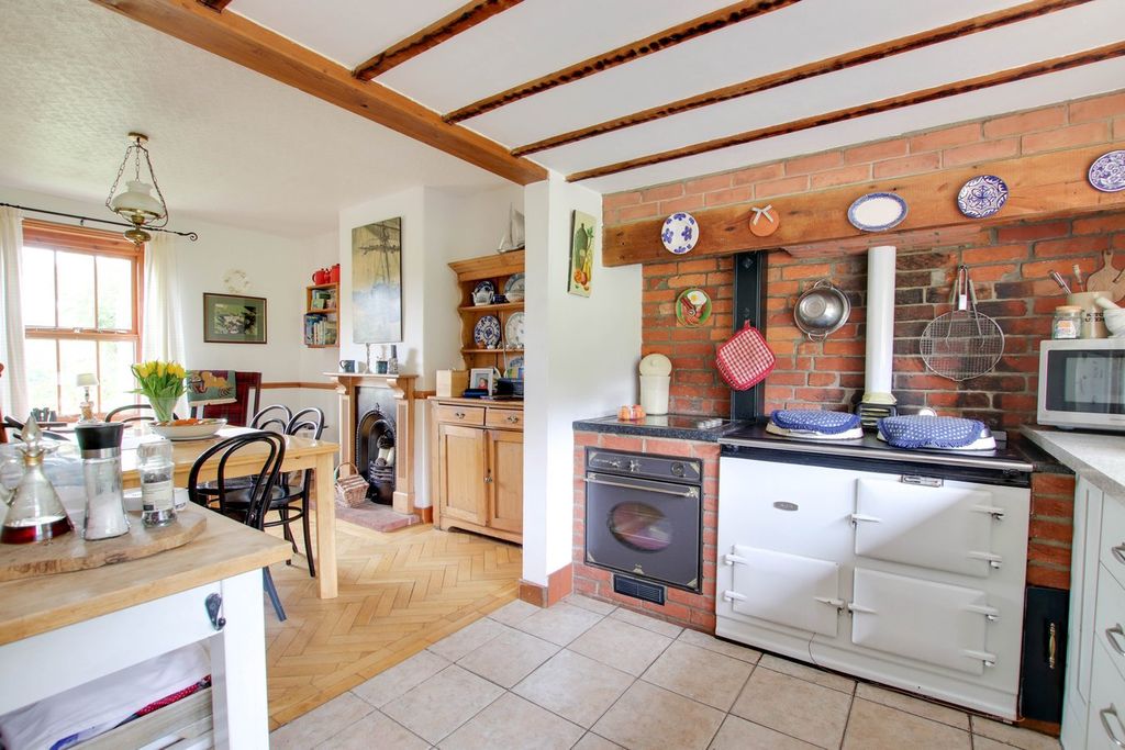 Property photo 2 of 17