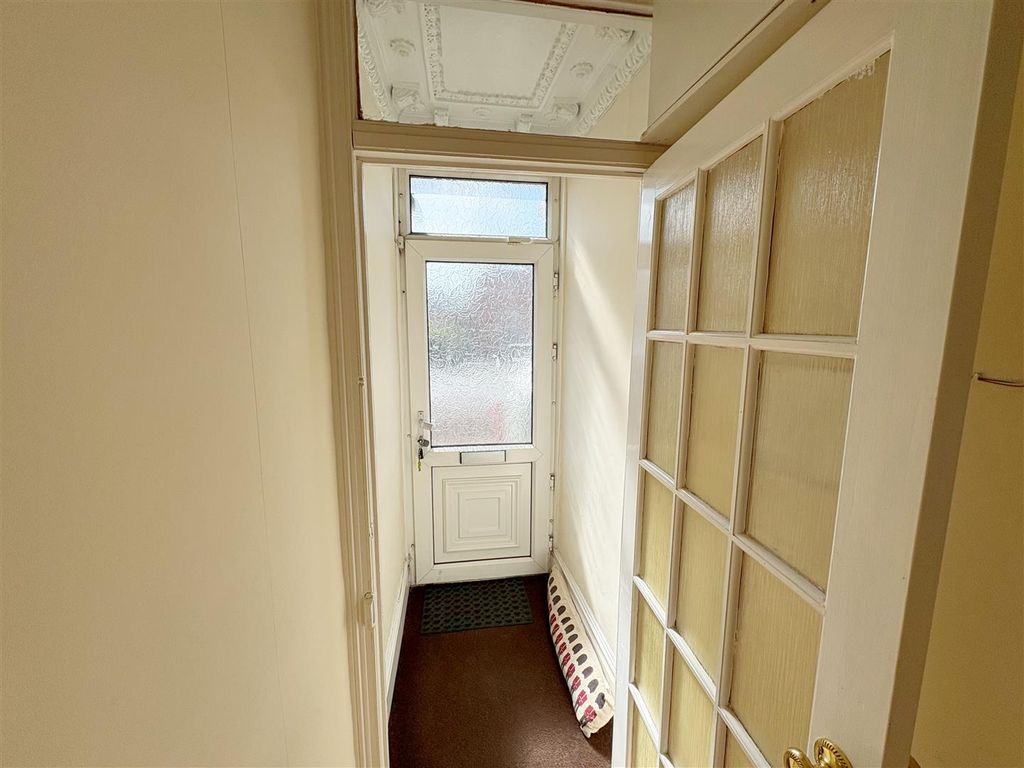 Property photo 3 of 19 Vestibule.Jpg