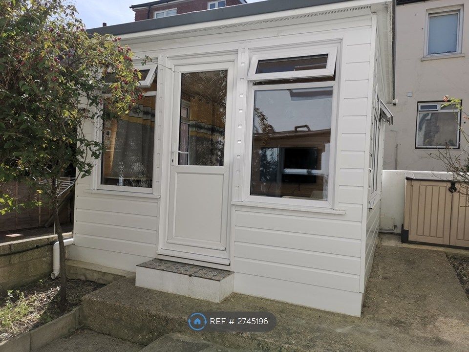 Property photo 3 of 23 Garden Office