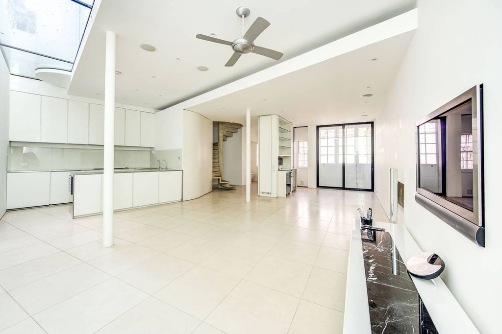 Property photo 1 of 29