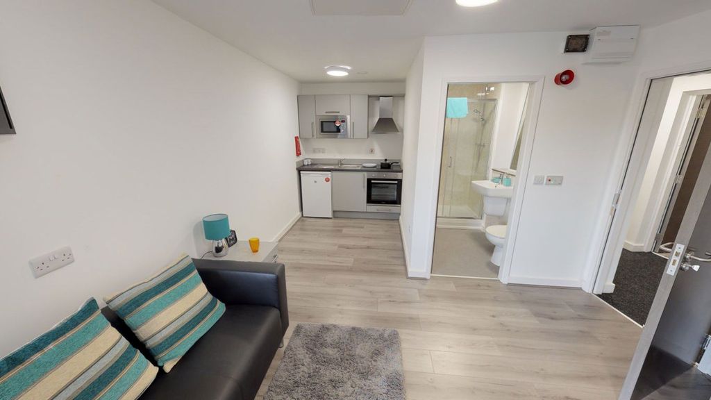 Property photo 2 of 6