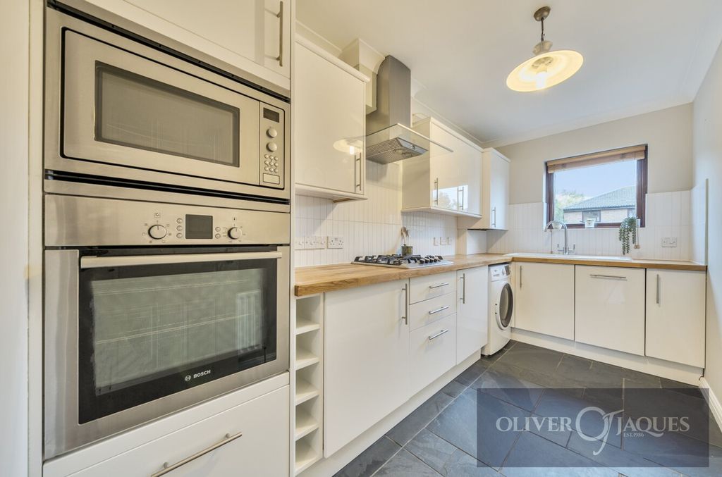 Property photo 3 of 24