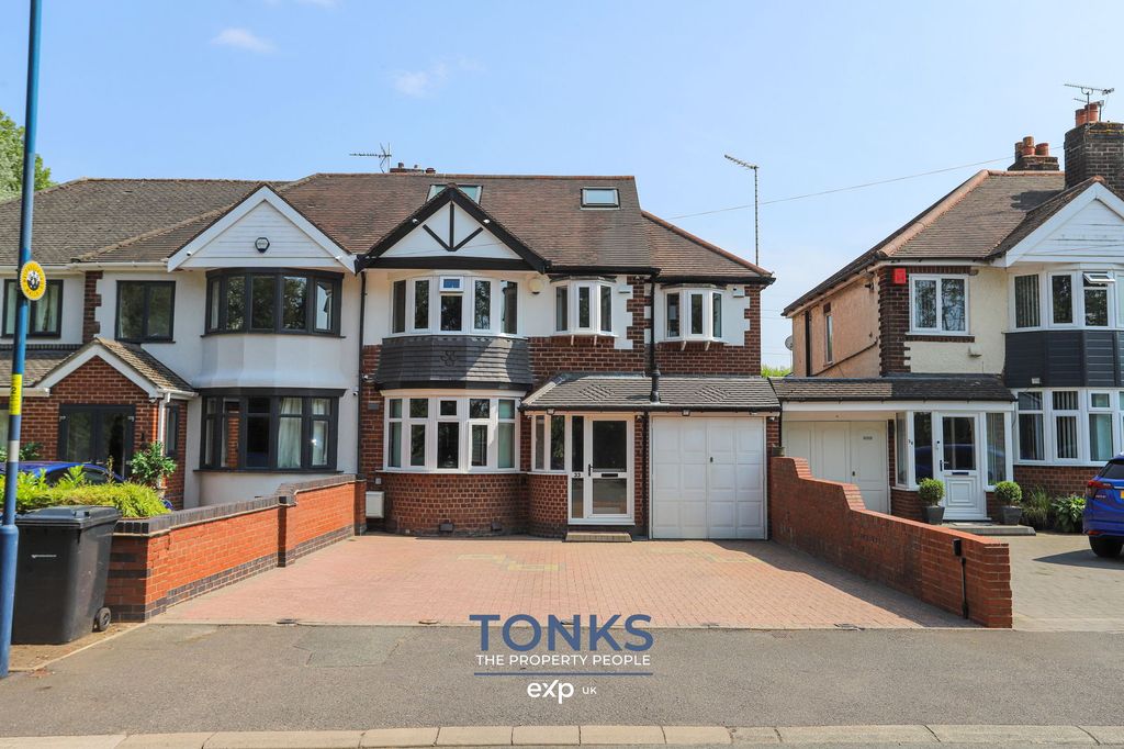 Property photo 1 of 31