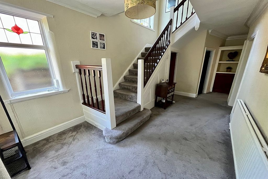 Property photo 2 of 31 Entrance Hallway