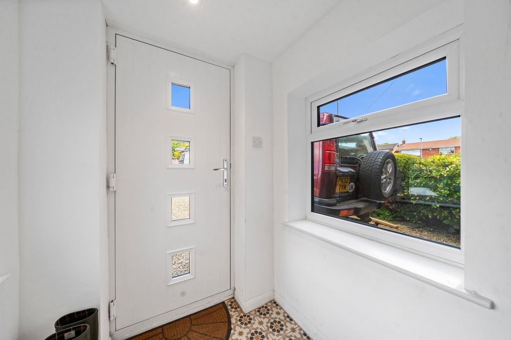 Property photo 3 of 33