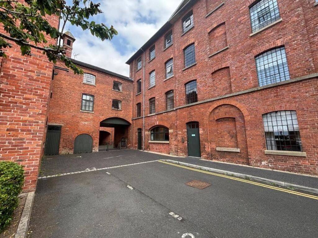 Property photo 1 of 12