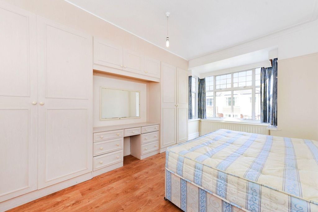 Property photo 3 of 8 Helliwell &amp; Co