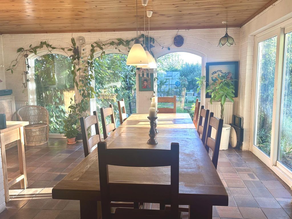 Property photo 2 of 27