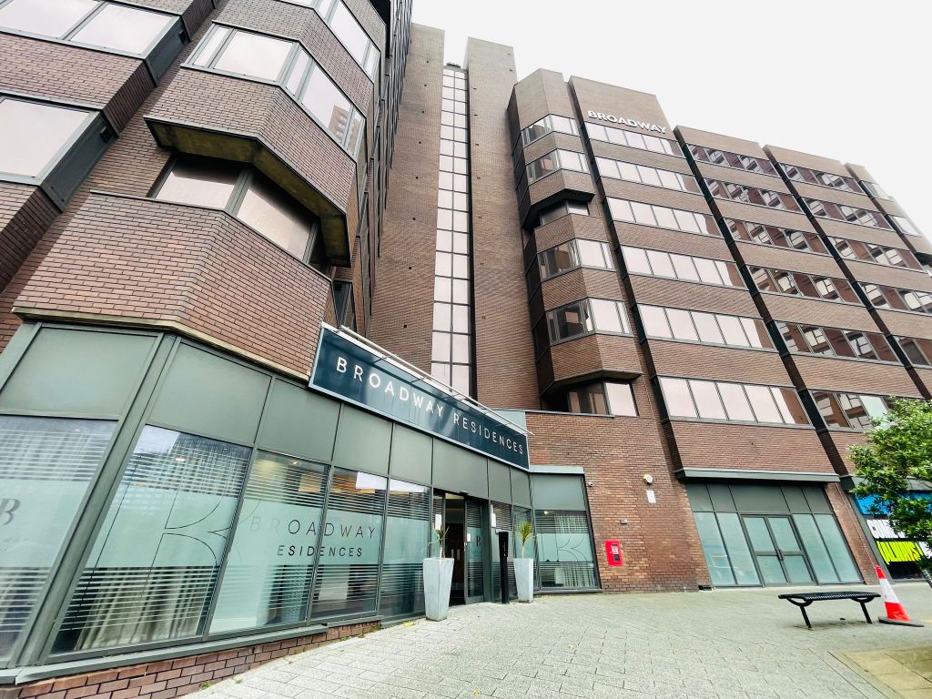 Property photo 1 of 12