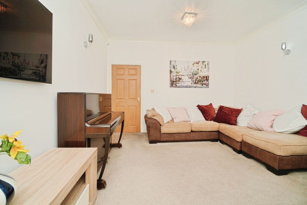 Property photo 3 of 16 Reception Room