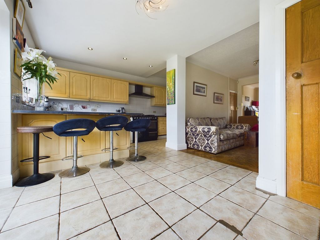 Property photo 3 of 18 Dining Area