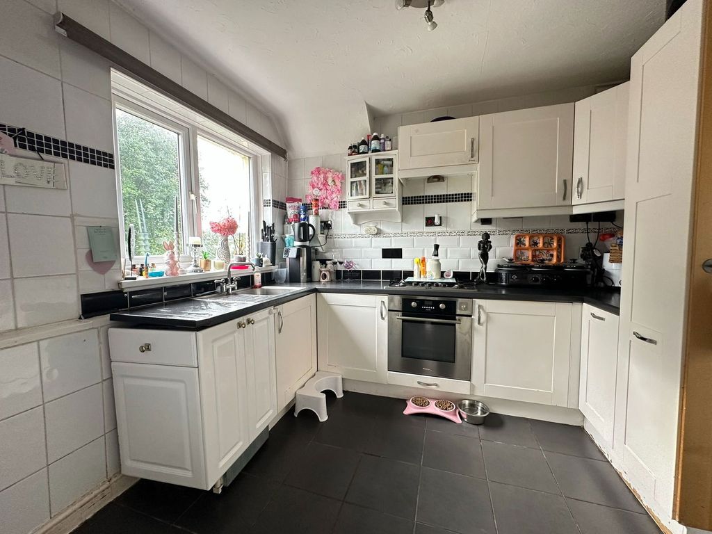 Property photo 2 of 26