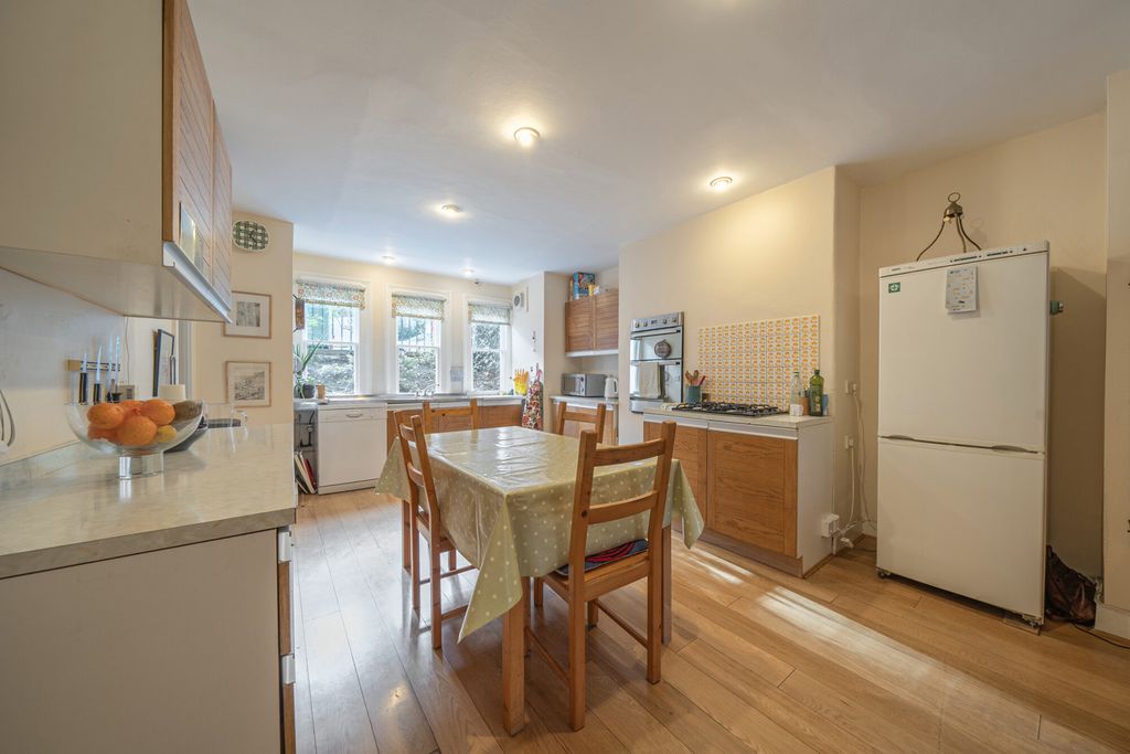 Property photo 2 of 24 Kitchen