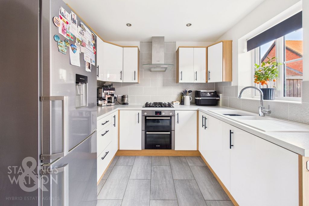 Property photo 3 of 29