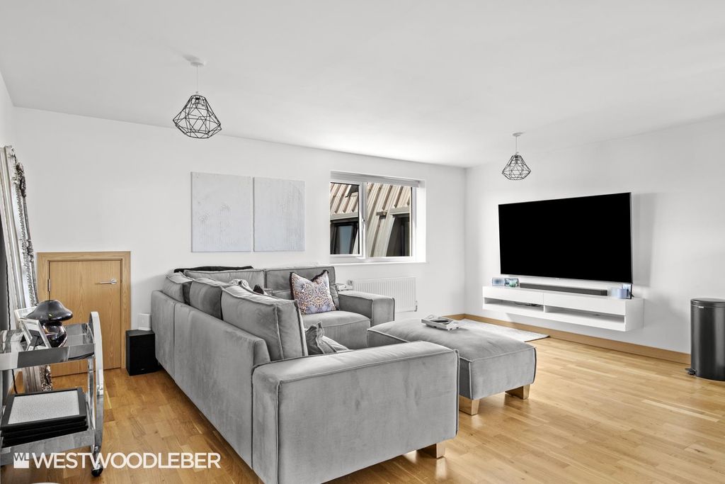 Property photo 3 of 14 Smeatoncourt_9.Jpg