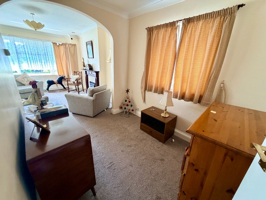 Property photo 3 of 12 4706362