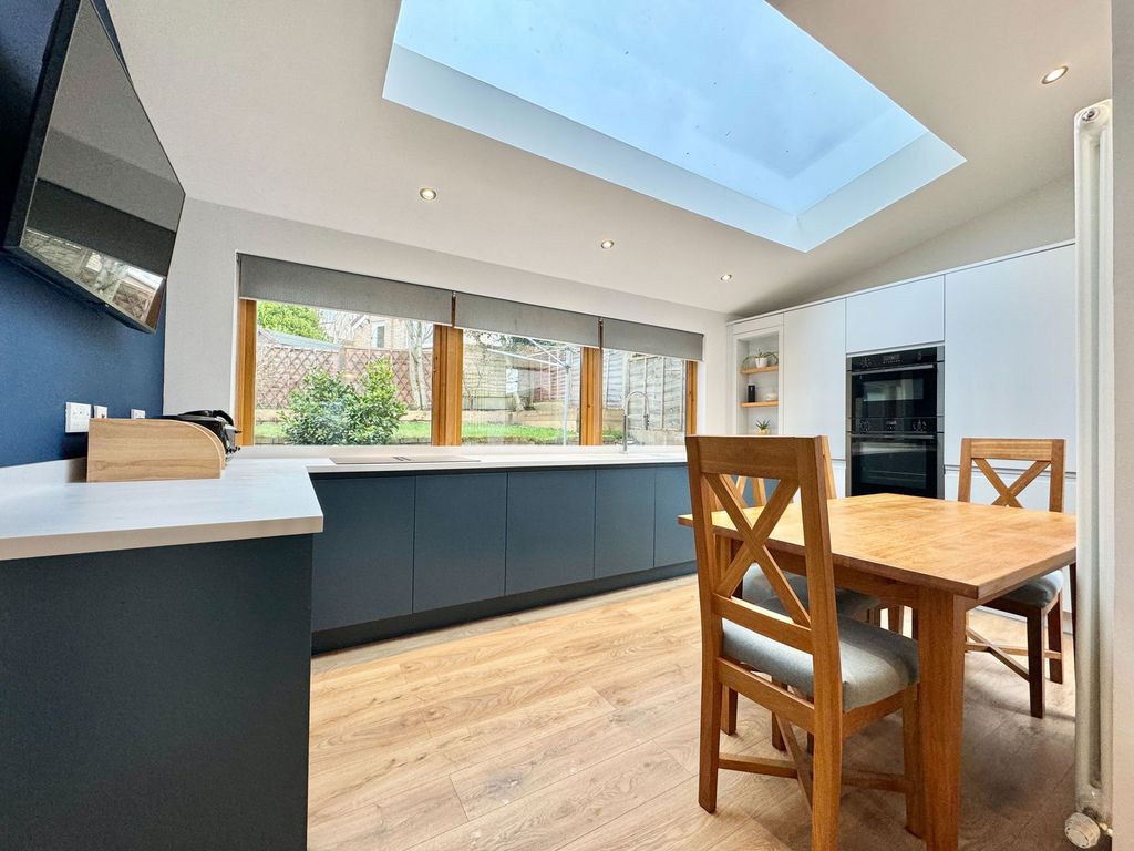 Property photo 2 of 36