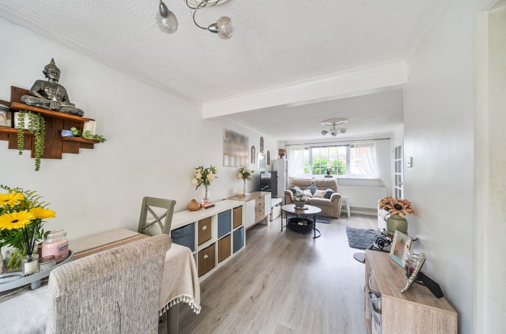 Property photo 3 of 12 1451155-12-69F0Ef...