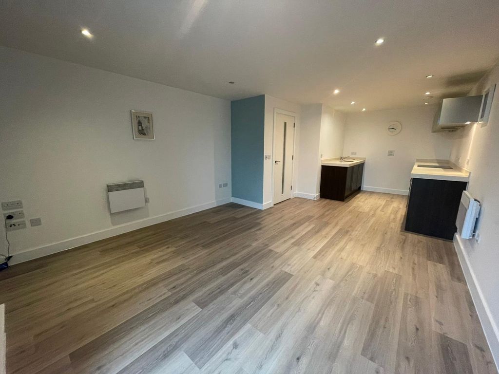 Property photo 3 of 10 Picture No. 27