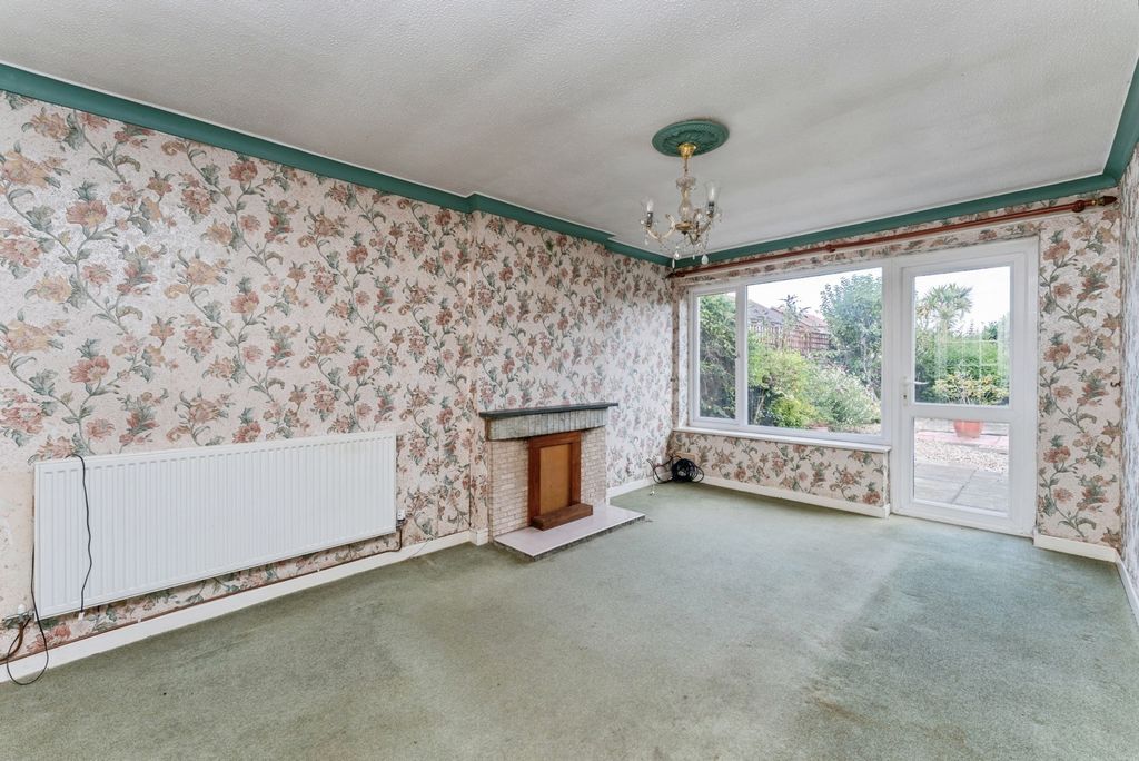 Property photo 2 of 17 Photo