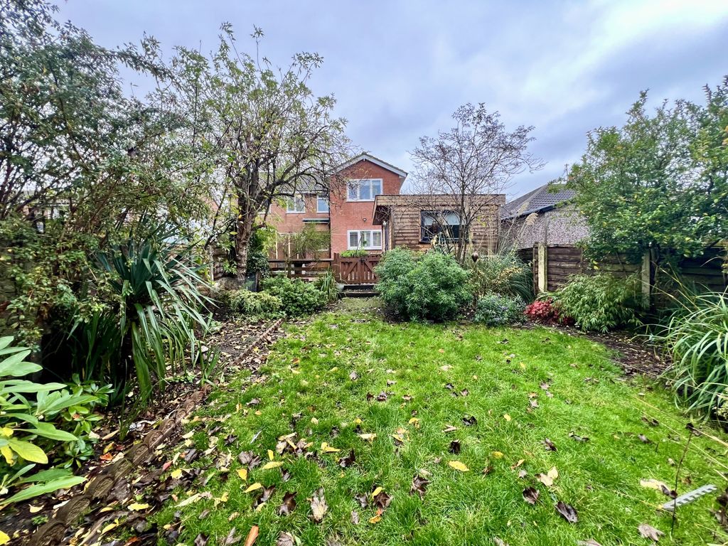 Property photo 2 of 27