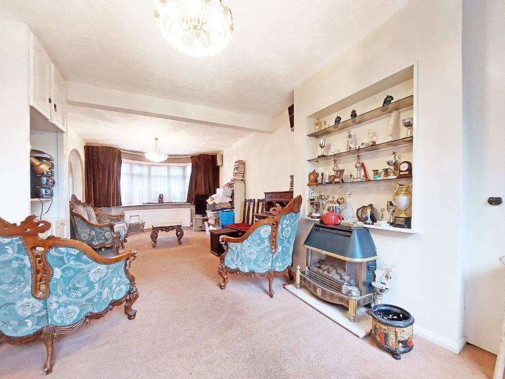 Property photo 2 of 14 4532171