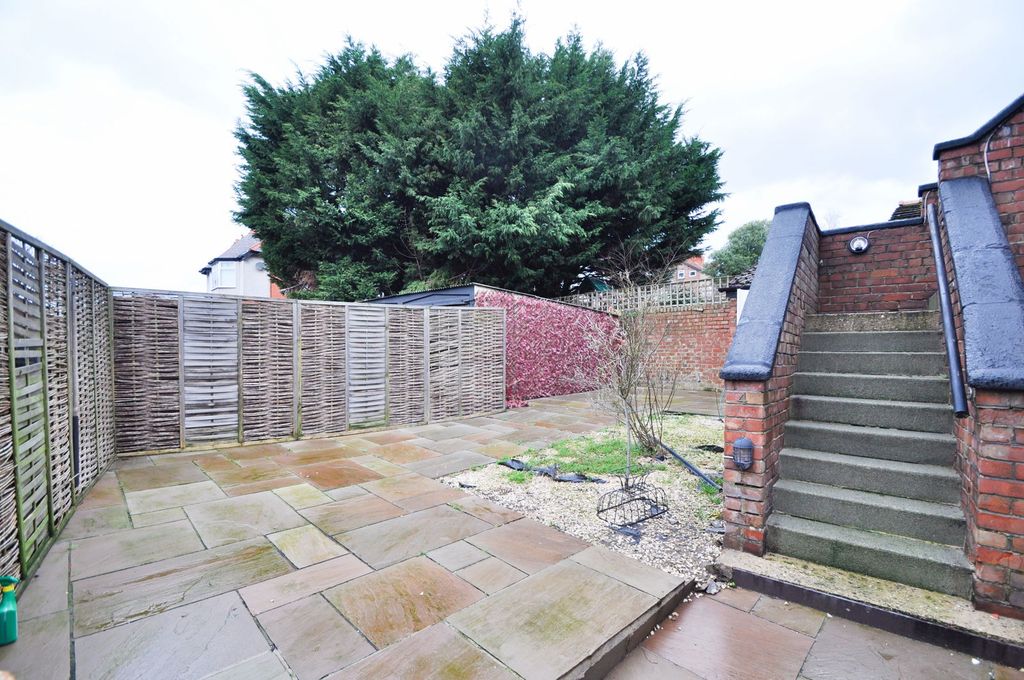 Property photo 3 of 32