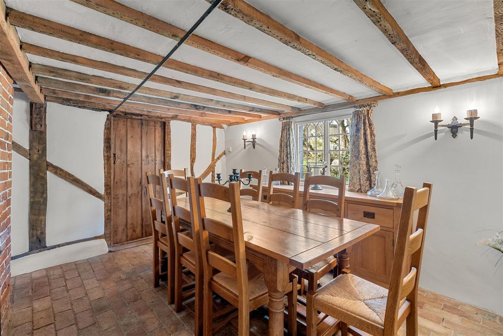 Property photo 3 of 28