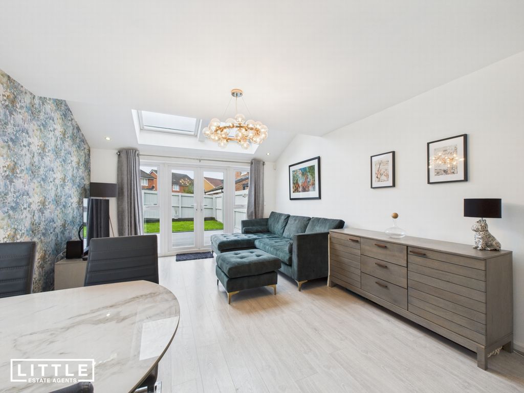 Property photo 2 of 30 Photo 4