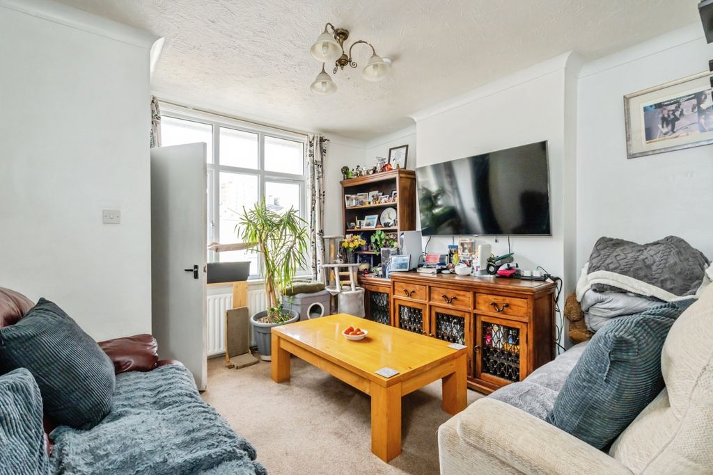 Property photo 2 of 12 Pbox-Img.Jpg