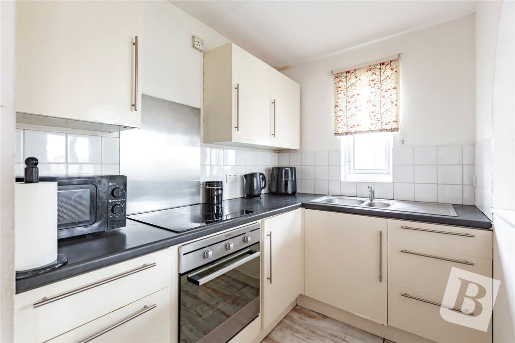 Property photo 3 of 13 Kitchen