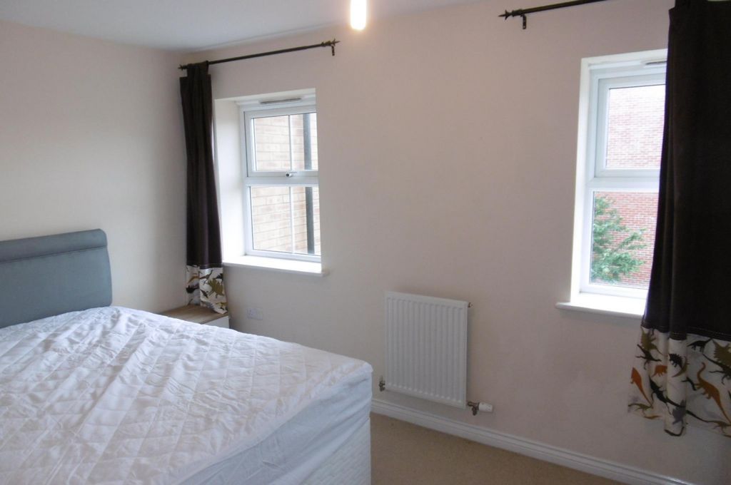 Property photo 2 of 10 (Main)